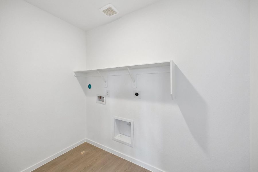 Spacious, unfurnished interior of a new home in Montgomery Bend, Montgomery (Image 19).