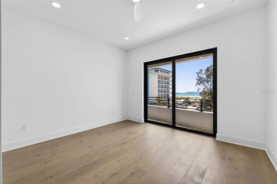 Spacious, unfurnished interior of a new home in , Treasure Island (Image 54).