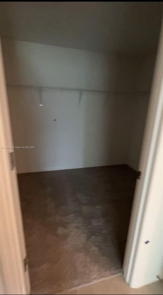 Spacious, unfurnished interior of a new home in , Lehigh Acres (Image 15).