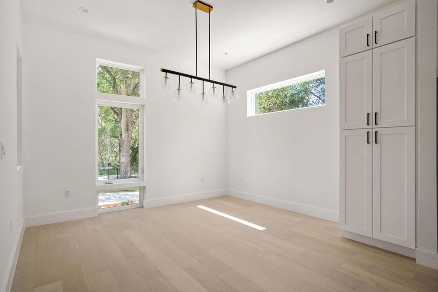 Spacious, unfurnished interior of a new home in , Austin (Image 22).