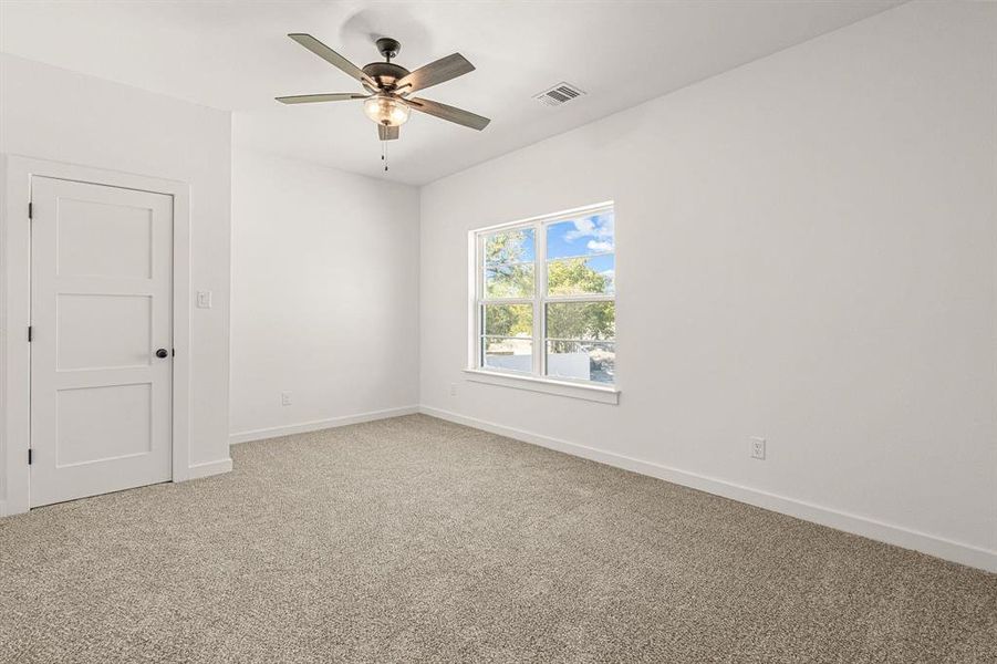 Spacious, unfurnished interior of a new home in , Aledo (Image 29).
