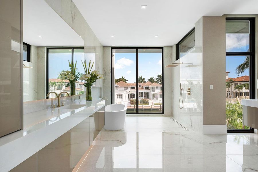 Exterior details and patio area of a home in , Boca Raton (Image 3).