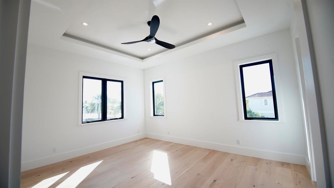 Spacious, unfurnished interior of a new home in , Palm Beach Gardens (Image 57).