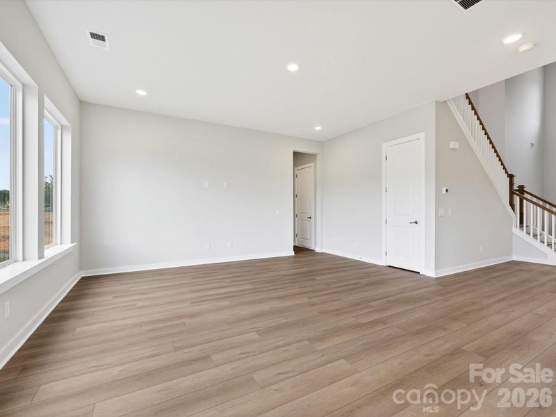 Spacious, unfurnished interior of a new home in Hardy Pond, Rock Hill (Image 28).