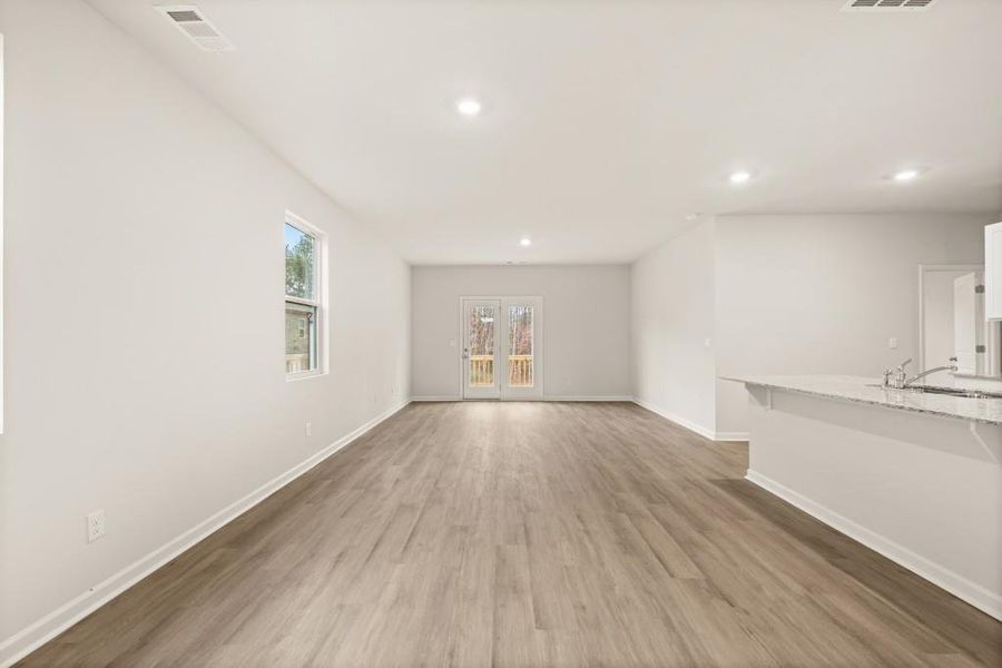 Spacious, unfurnished interior of a new home in Pointe Park, Union City (Image 11).
