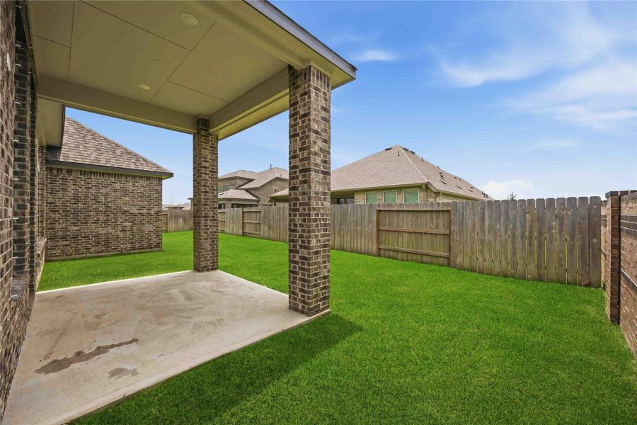 Exterior details and patio area of a home in Canterra Creek 60', Rosharon (Image 4). Exterior details and patio area of a home in Canterra Creek 60', Rosharon (Image 4).