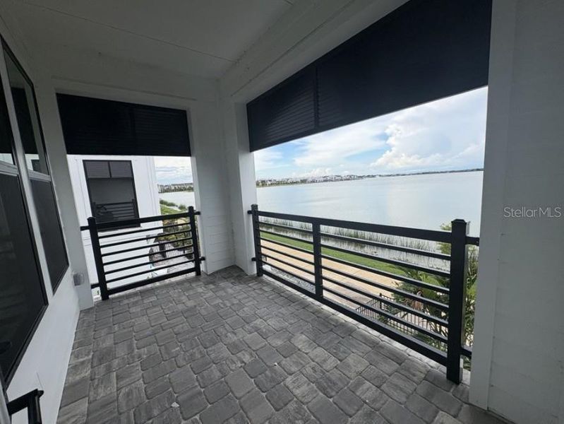 Exterior details and patio area of a home in , Sarasota (Image 3).