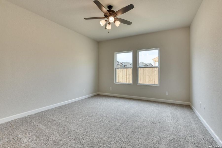 Spacious, unfurnished interior of a new home in Hennersby Hollow, San Antonio (Image 13).