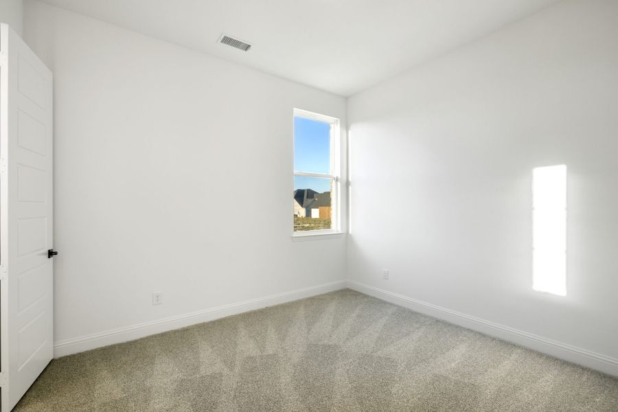 Spacious, unfurnished interior of a new home in Cambridge Crossing, Celina (Image 19).