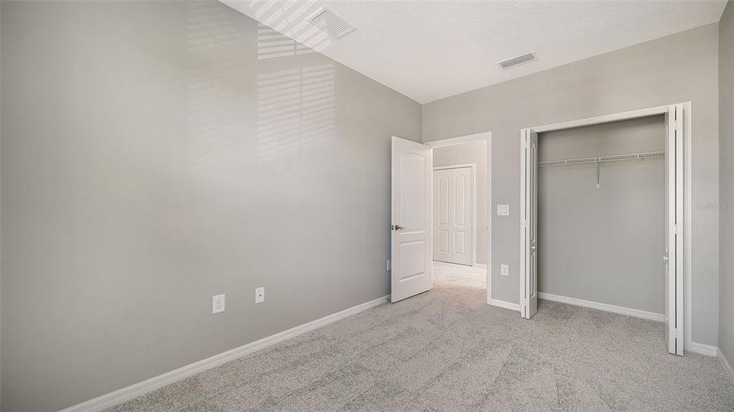 Spacious, unfurnished interior of a new home in , Sarasota (Image 12).