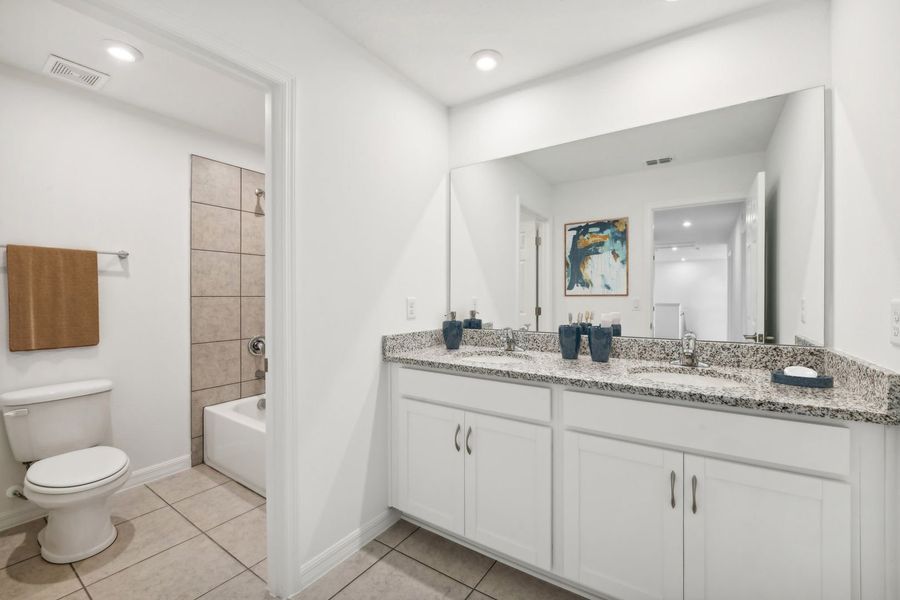 Secondary Bathroom of The Linden at Hidden Cove