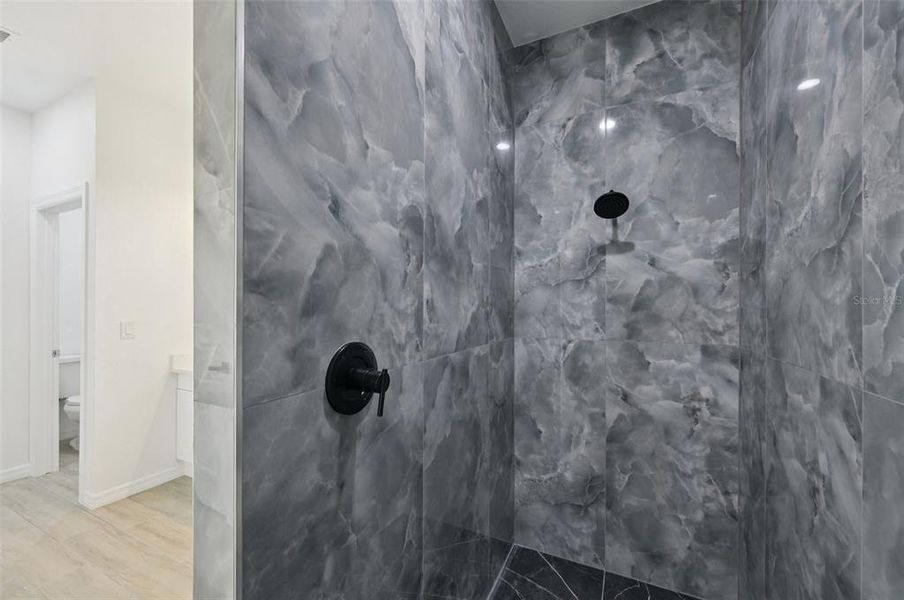 Image 37 of a home in .