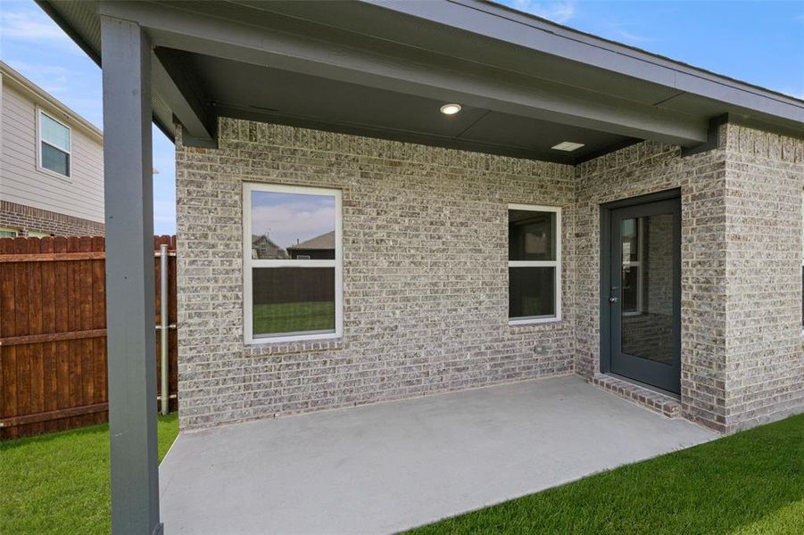 6728 Rockshire- Patio-2