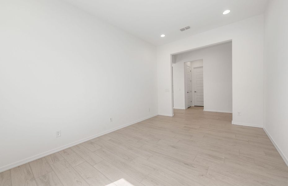 Spacious, unfurnished interior of a new home in Artisan at Asante, Surprise (Image 17). Spacious, unfurnished interior of a new home in Artisan at Asante, Surprise (Image 17).