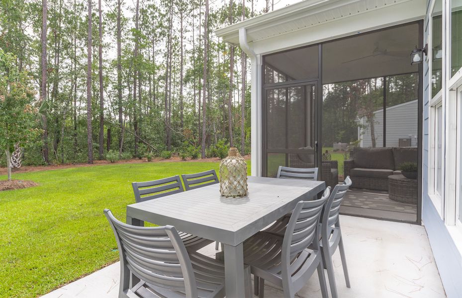 Exterior details and patio area of a home in Waterways, Richmond Hill (Image 24).