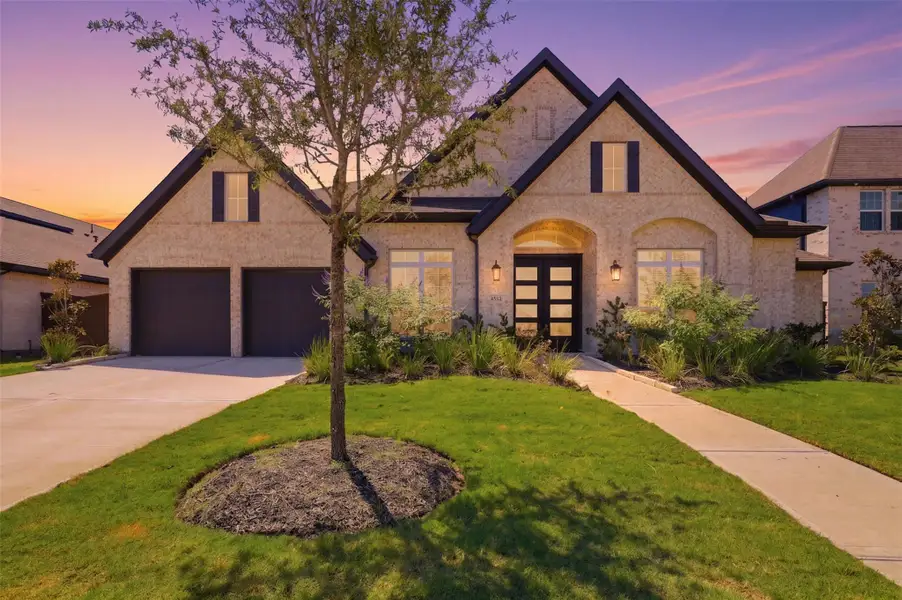 Welcome to 8922 Sierra Nevada Drive, anearly new Perry Homes residence in Meridiana. Welcome to 8922 Sierra Nevada Drive, anearly new Perry Homes residence in Meridiana.