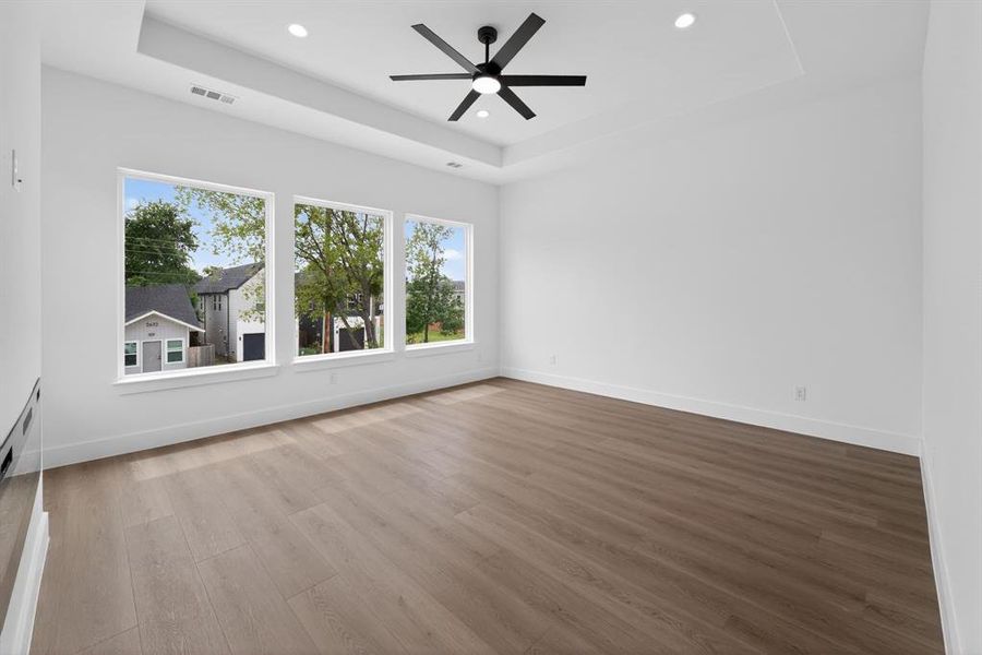 Spacious, unfurnished interior of a new home in , Dallas (Image 20).
