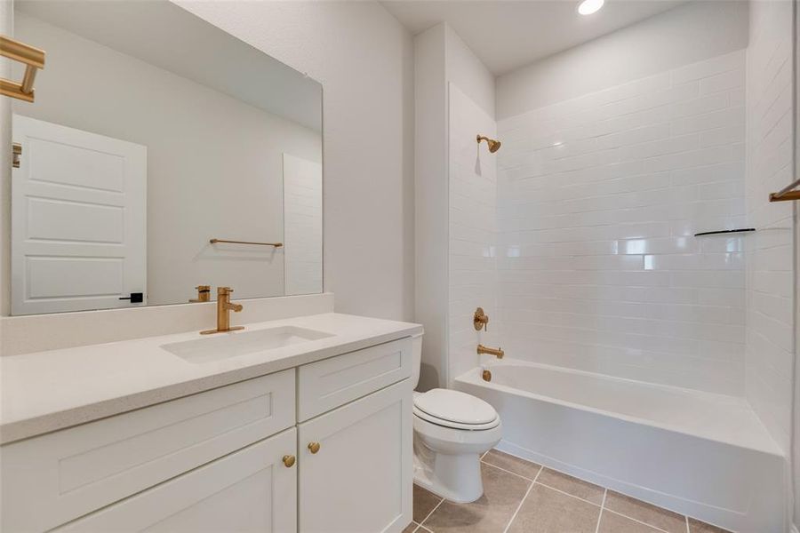 Furnished interior view inside a new home in Villages of Creekwood, Frisco (Image 8). Furnished interior view inside a new home in Villages of Creekwood, Frisco (Image 8).