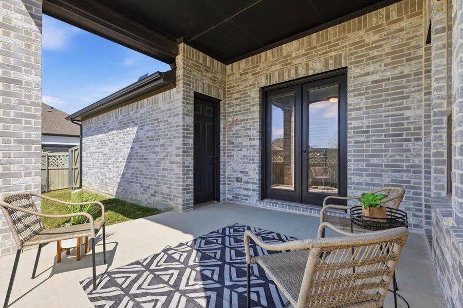 Exterior details and patio area of a home in , Northlake (Image 25).
