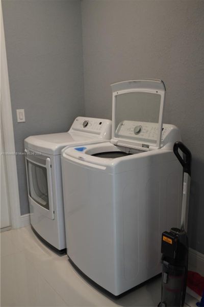 Furnished interior view inside a new home in , Lehigh Acres (Image 47).