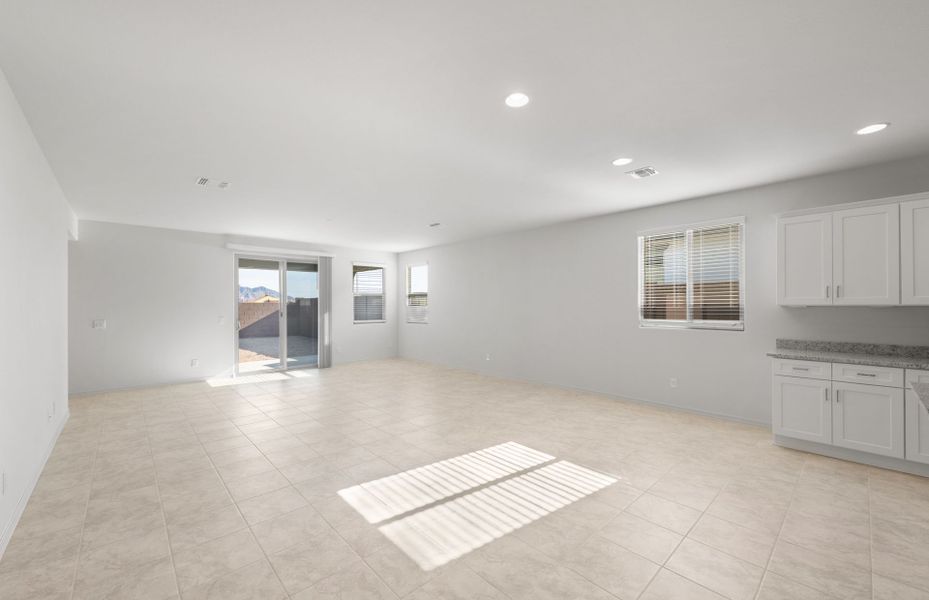 Spacious, unfurnished interior of a new home in Alamar, Avondale (Image 22). Spacious, unfurnished interior of a new home in Alamar, Avondale (Image 22).