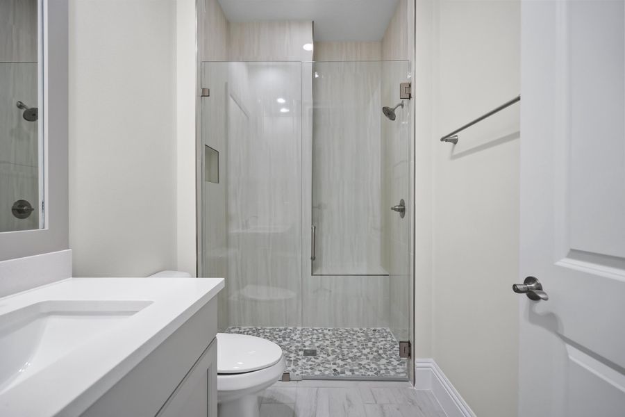 4232 Montagu Ave_Amaryllis_Lot 15_13