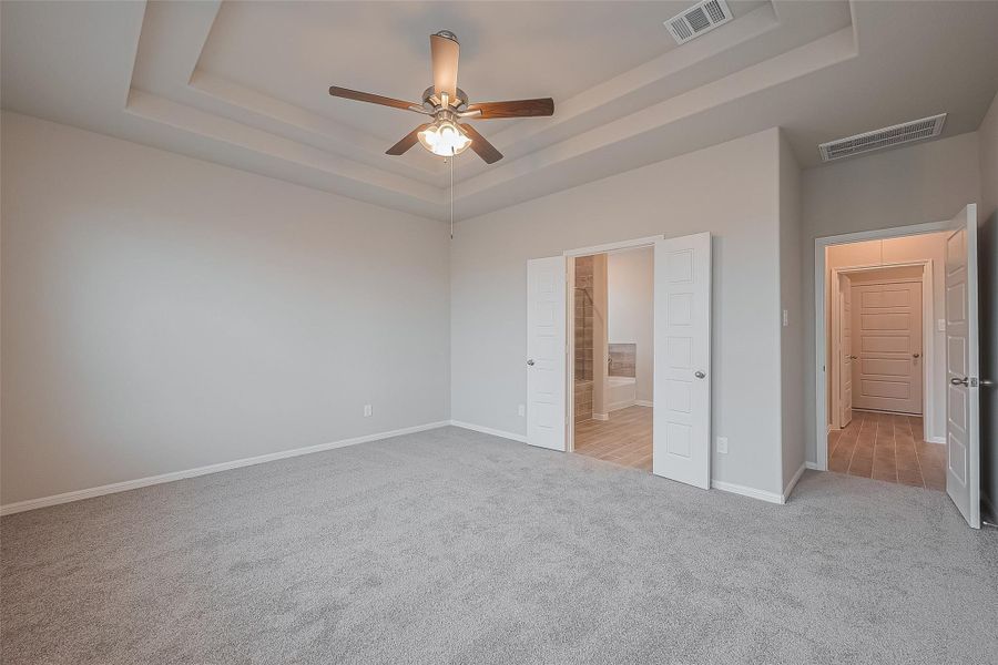 Spacious, unfurnished interior of a new home in River Ranch, Dayton (Image 36).