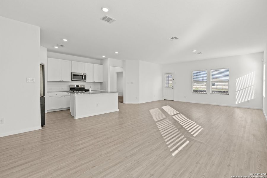 Spacious, unfurnished interior of a new home in , San Antonio (Image 21). Spacious, unfurnished interior of a new home in , San Antonio (Image 21).