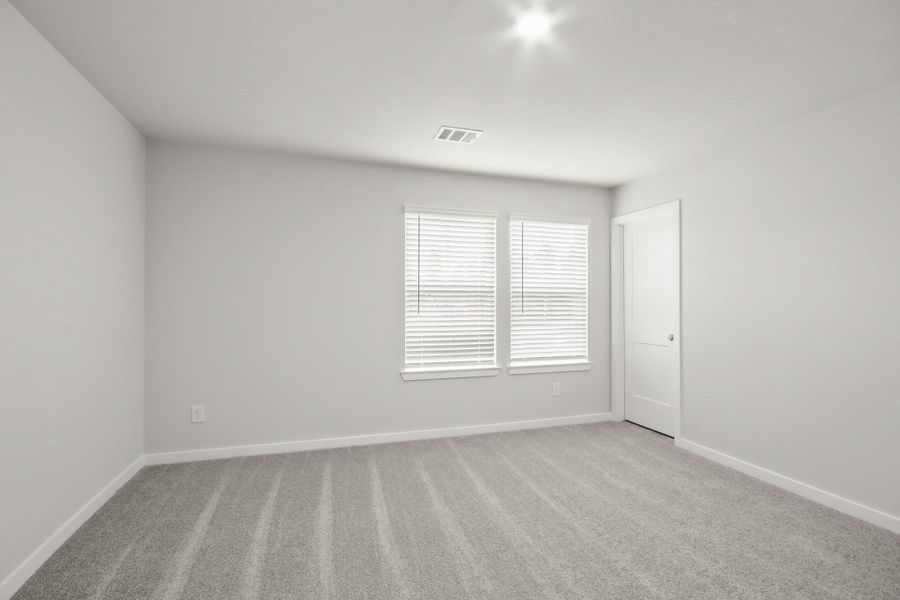 Spacious, unfurnished interior of a new home in Oakwood Ranch, Willis (Image 12).
