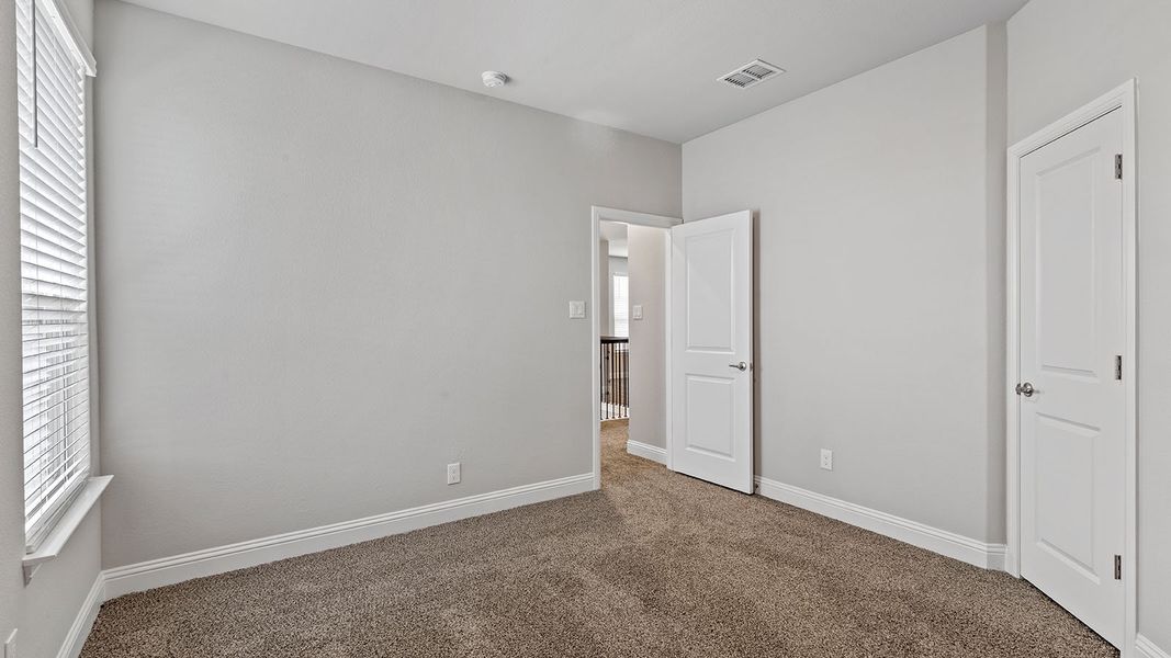 Spacious, unfurnished interior of a new home in Morningstar, Aledo (Image 32).