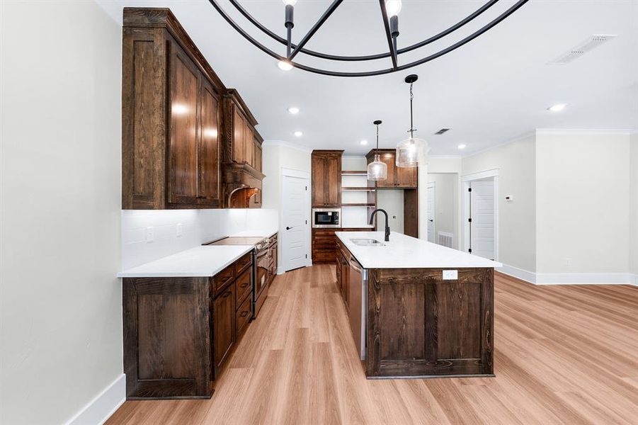 Furnished interior view inside a new home in , Mineola (Image 8).