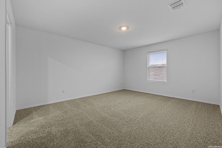 Spacious, unfurnished interior of a new home in Avenida, Converse (Image 13).