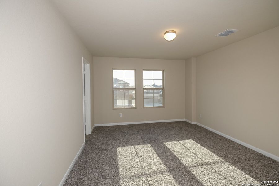 Spacious, unfurnished interior of a new home in Winding Brook, San Antonio (Image 9). Spacious, unfurnished interior of a new home in Winding Brook, San Antonio (Image 9).