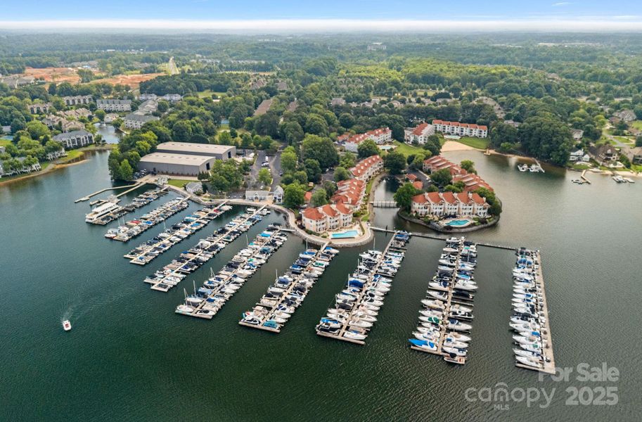 Safe Harbor Kings Point Marina