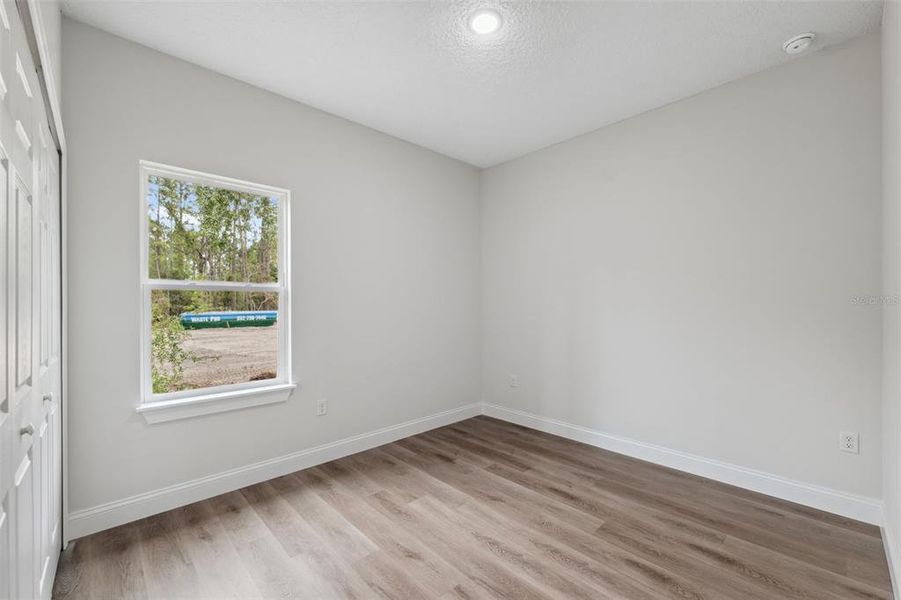 Spacious, unfurnished interior of a new home in , Citrus Springs (Image 18).