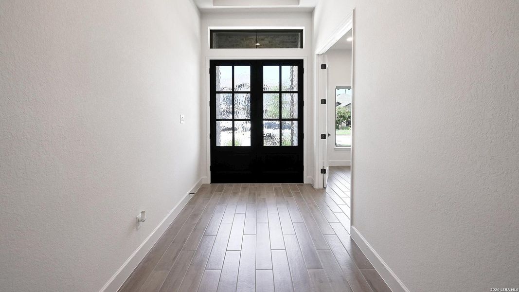 Spacious, unfurnished interior of a new home in Veramendi, New Braunfels (Image 19).