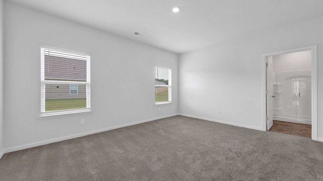 Representative unfurnished interior of a home built from the Mason by D.R. Horton in Hedge Rose, Somerville (Image 19).