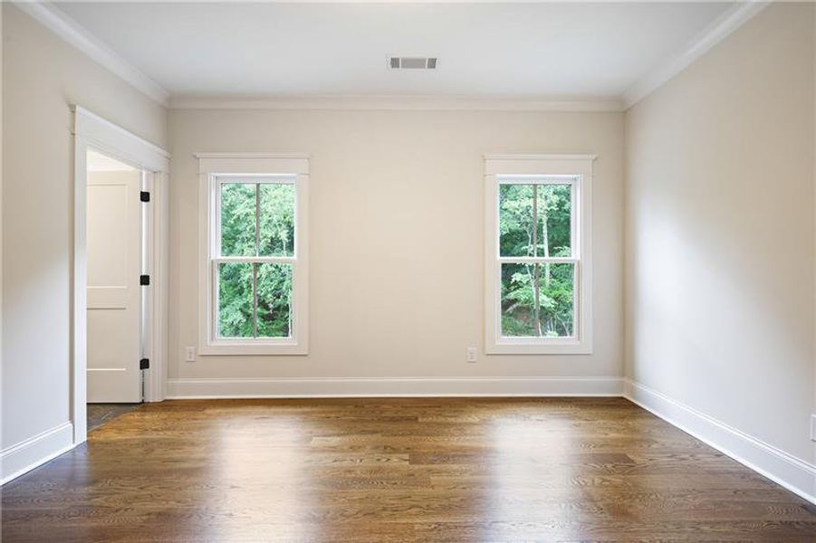 Spacious, unfurnished interior of a new home in The Reserve At Governors Towne Club, Acworth (Image 22).