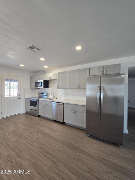 20250901_100102 20250901_100102