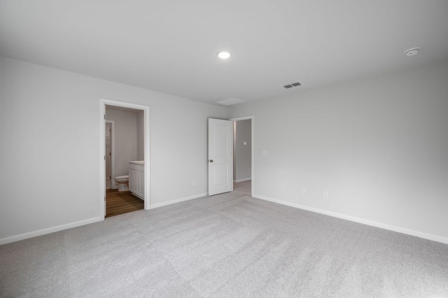 Spacious, unfurnished interior of a new home in Grand Arbor, Blythewood (Image 28).