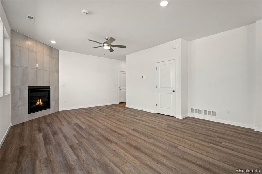 Spacious, unfurnished interior of a new home in Revel Crossing at Wolf Ranch – The Ascent Collection, Colorado Springs (Image 19).