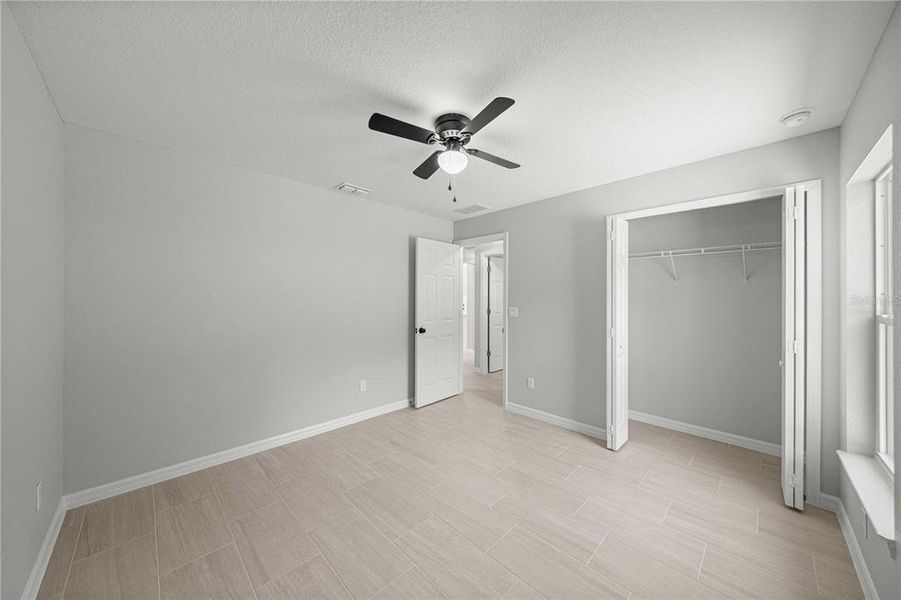 Spacious, unfurnished interior of a new home in , Dunnellon (Image 21).
