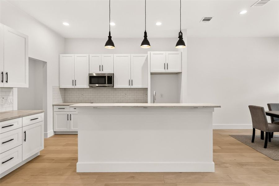 Furnished interior view inside a new home in , Wimberley (Image 17).