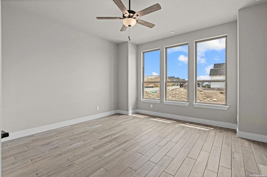 Spacious, unfurnished interior of a new home in Ventana - 60', Bulverde (Image 20).