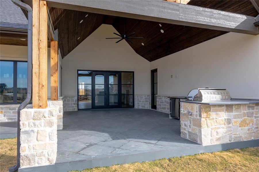 Exterior details and patio area of a home in , Northlake (Image 3).