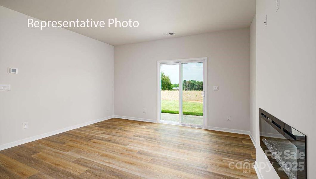 Spacious, unfurnished interior of a new home in Stanton, Richburg (Image 10).