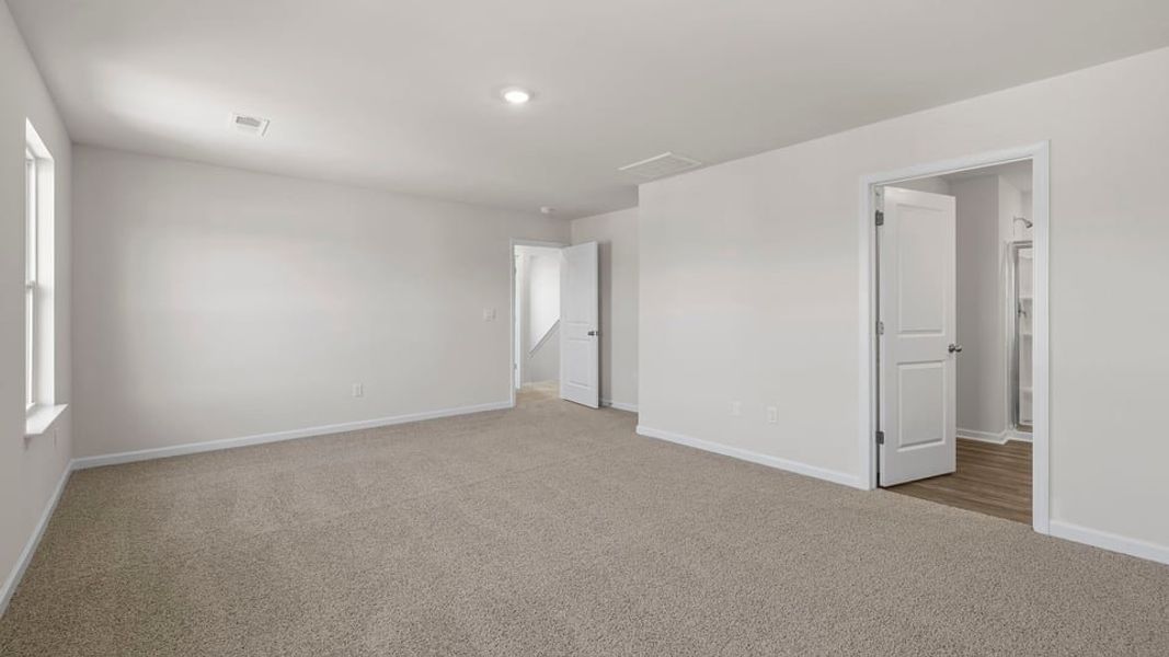 Spacious, unfurnished interior of a new home in Cedar Gap, Fountain Inn (Image 26).