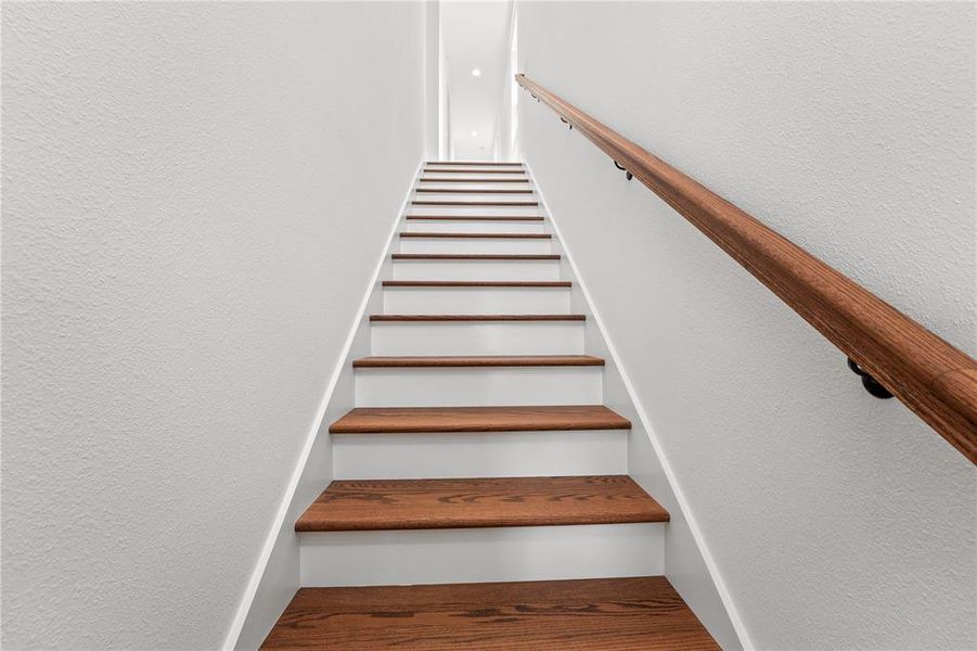 Spacious, unfurnished interior of a new home in , Tampa (Image 46).