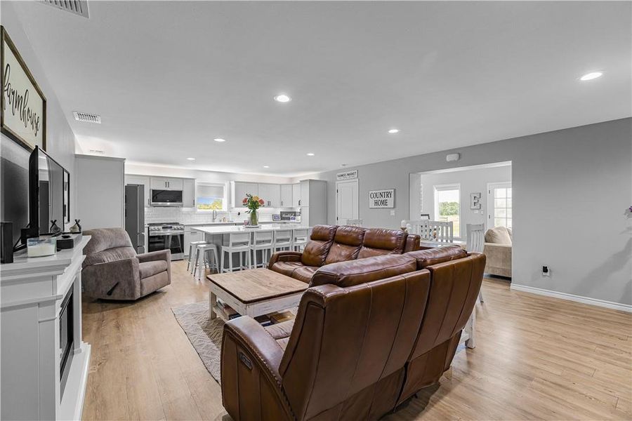 Furnished interior view inside a new home in , Yoakum (Image 18).
