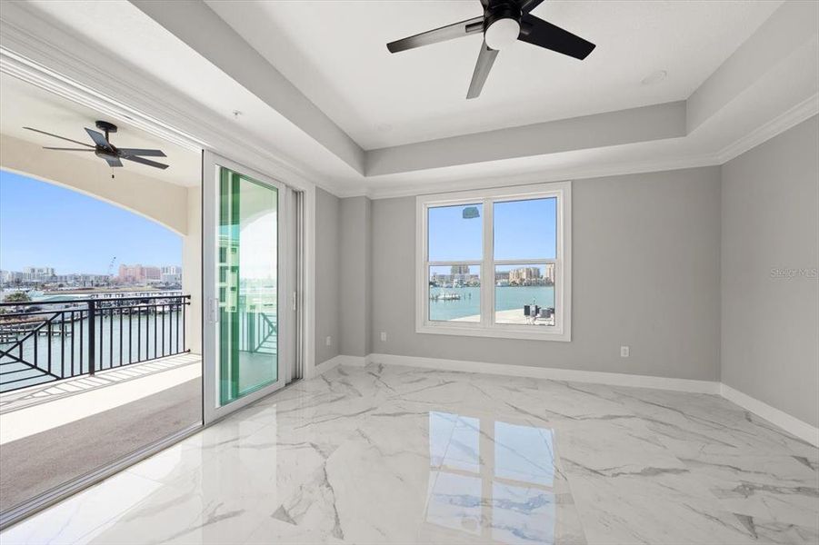 Spacious, unfurnished interior of a new home in , Clearwater (Image 31).